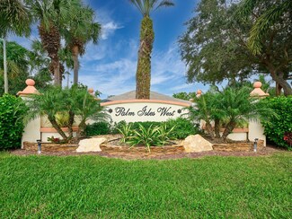 9679 Crescent View Dr N, Boynton Beach, FL 33437