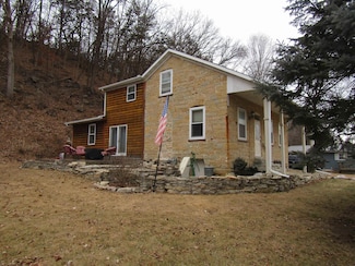 1214 S Highway 52, Guttenberg, IA 52052