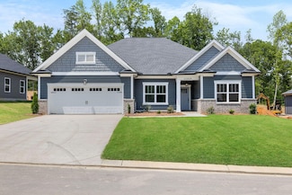 11819 Herons Haven Dr, Soddy-Daisy, TN 37379