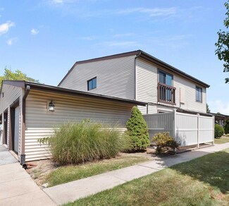 2107 Bayside Ct, Fort Wayne, IN 46804