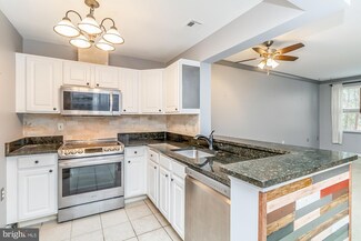 23 Pierside Dr Unit 230, Baltimore, MD 21230