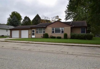 615 Poplar Dr, Sibley, IA 51249