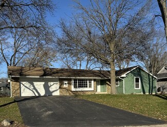 9 Pickford Rd, Montgomery, IL 60538