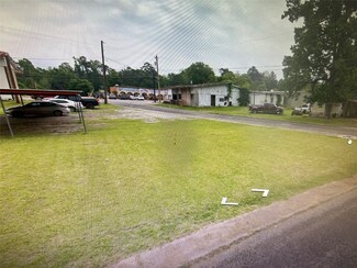 220 S Jackson Ave, Livingston, TX 77351