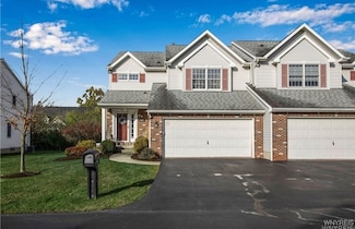 65 Berwick Ln, East Amherst, NY 14051