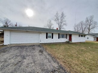 203 W Walnut St, Farmland, IN 47340