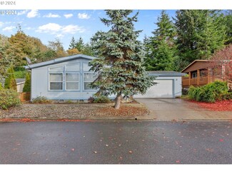 2505 Creekside Ln, North Bend, OR 97459