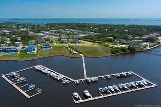 2585 NE Evinrude Cir, Jensen Beach, FL 34957