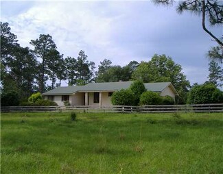 21 Cameron Rd, Wiggins, MS 39577