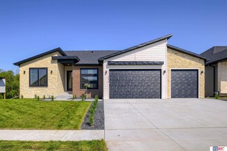 9415 S 86th St, Lincoln, NE 68516