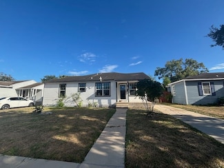 1053 Chamberlain St, Corpus Christi, TX 78404