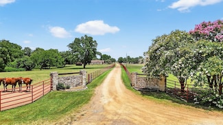 1717 Batey Rd, Collinsville, TX 76233