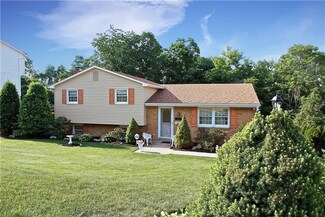 365 Woodridge Dr, Washington, PA 15301