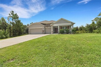 2784 6th Ave NE, Naples, FL 34120