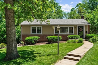 104 S Brent Ave, Saint Louis, MO 63122