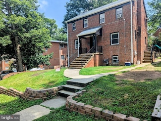 8313 Roanoke Ave, Takoma Park, MD 20912