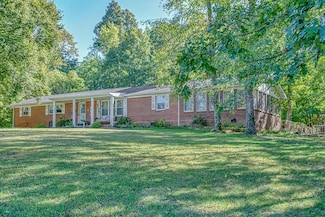 1081 Cynthia St, Cookeville, TN 38506