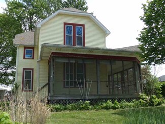 111 N 2nd St, Chalmers, IN 47929