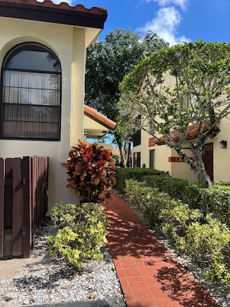 10678 Ocean Palm Way Unit 202, Boynton Beach, FL 33437
