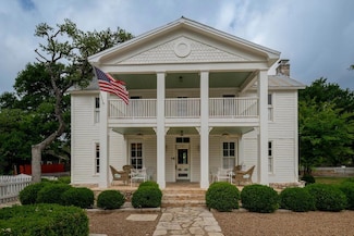 200 S Bluff St, Dripping Springs, TX 78620