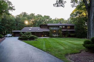260 Kennedy Dr, Bangor, PA 18013