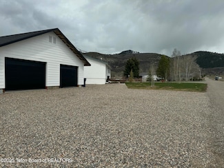 226 Cottonwood Dr, Smoot, WY 83126