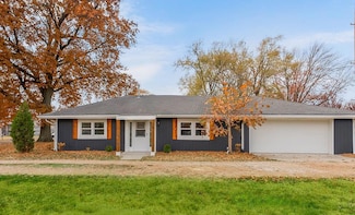 206 W Spring St, Spring Hill, KS 66083