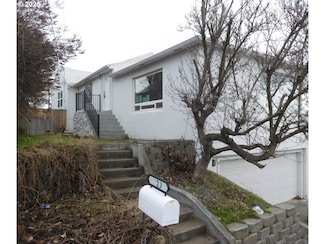829 SW 8th St, Pendleton, OR 97801