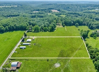 170 Bob Austin Rd, Crossville, TN 38571