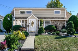 60 Daniel St, Carteret, NJ 07008