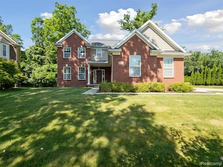 170 W Reed Lake Ct, Commerce Charter Township, MI 48390