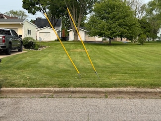405 Sherwood Ave, Three Oaks, MI 49128