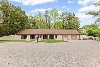 2100 Rose Knoll Ln, Glen Carbon, IL 62034