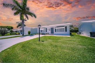 904 SW 24th St, Boynton Beach, FL 33426