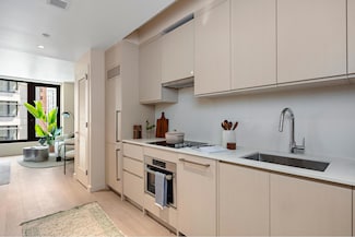 300 E 50th St Unit 2G, New York, NY 10022