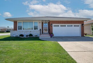 8231 W Balmoral Ave, Chicago, IL 60656