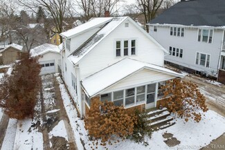 922 5th St NW, Grand Rapids, MI 49504