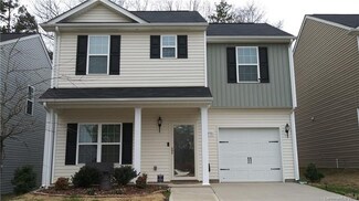 7521 Thorn Bluff Rd, Charlotte, NC 28214