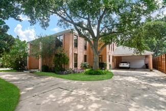 11815 Stallion Ln, Houston, TX 77071