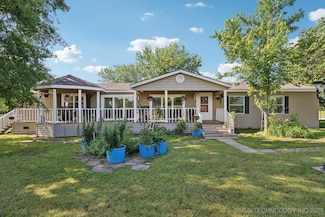 520 E 15th St, Mounds, OK 74047
