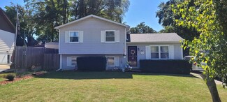 427 Maplewood Dr, Antioch, IL 60002