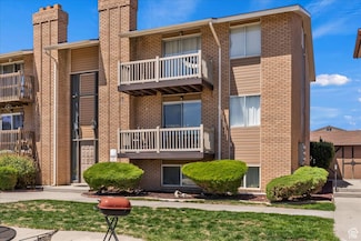5545 S 2100 W Unit 10, Roy, UT 84067