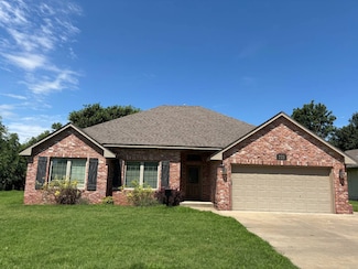 723 7th St, Alva, OK 73717