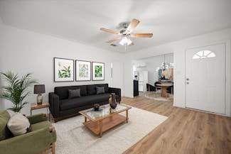 1417 Hamsted St, Fort Worth, TX 76115