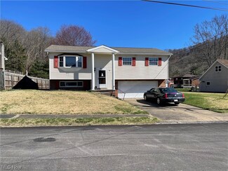 52 Basil Dr, Weirton, WV 26062