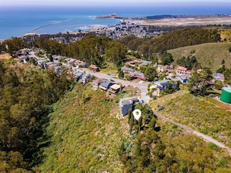 124 Dolphine Ave, El Granada, CA 94018