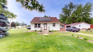 6465 NW 56th St, Johnston, IA 50131