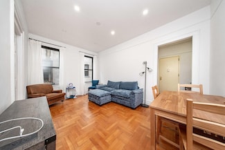 28-21 37th St Unit 2-R, Astoria, NY 11103