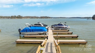 2301 Northview Harbour Dr, Sherrills Ford, NC 28673