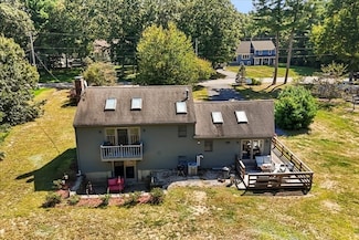 23 Bow St, Carver, MA 02330